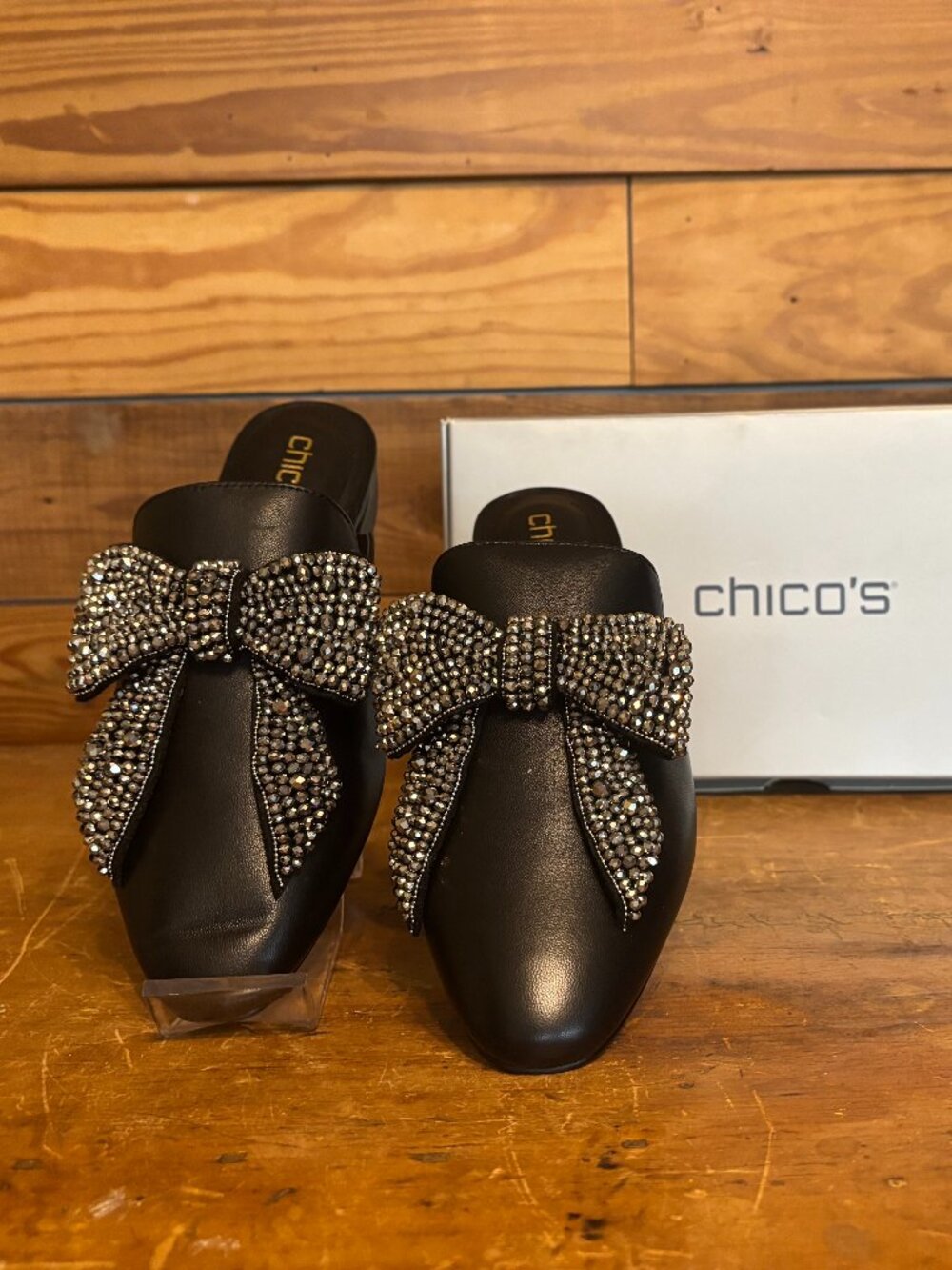 New w/Box Chicos Black Flats w/Bow